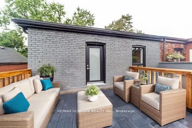 Photo 3 of 421 Grace Street, Toronto, Palmerston-Little Italy — HOMEH