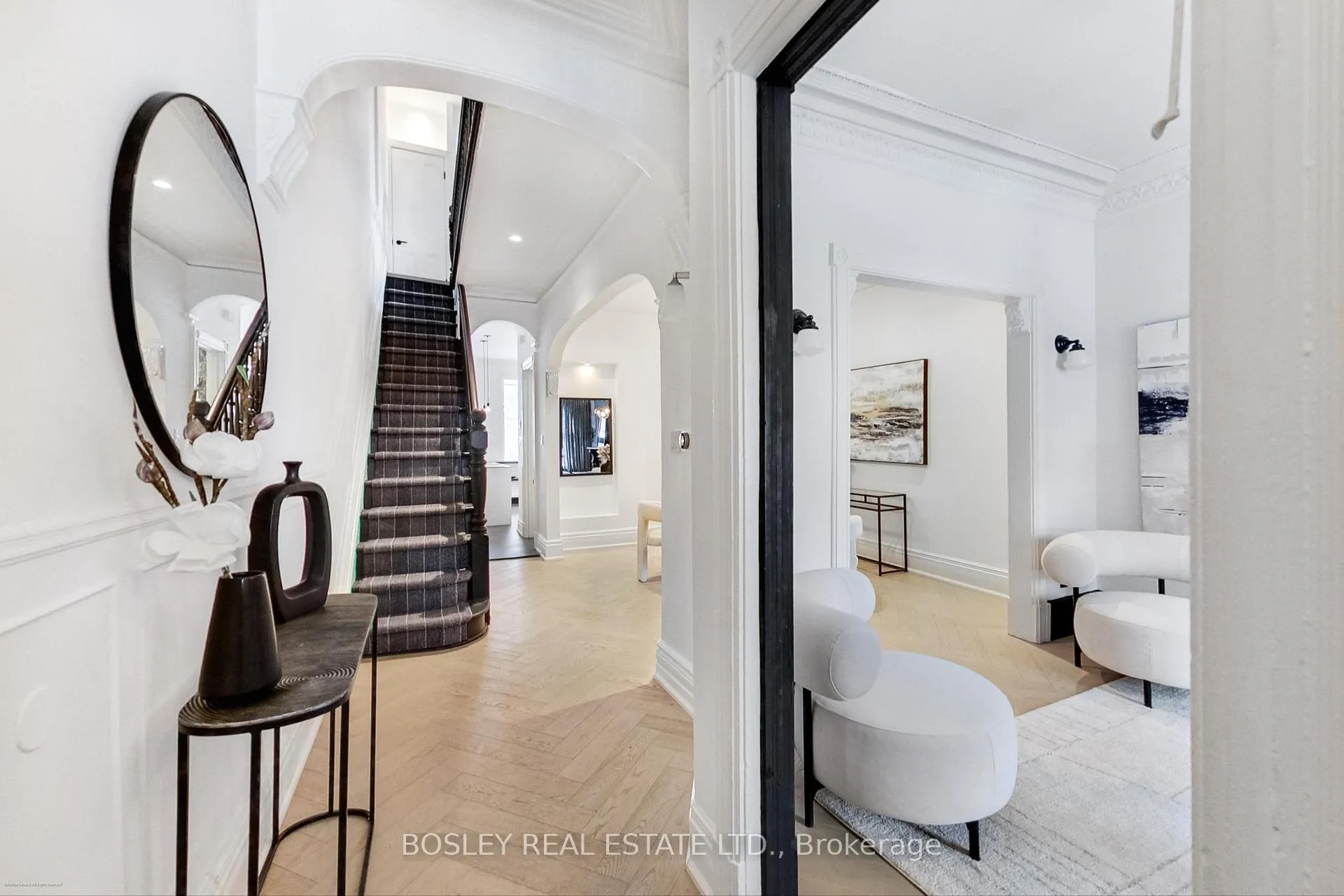 Photo 2 of 282 Crawford Street, Toronto, Trinity-Bellwoods — HOMEH
