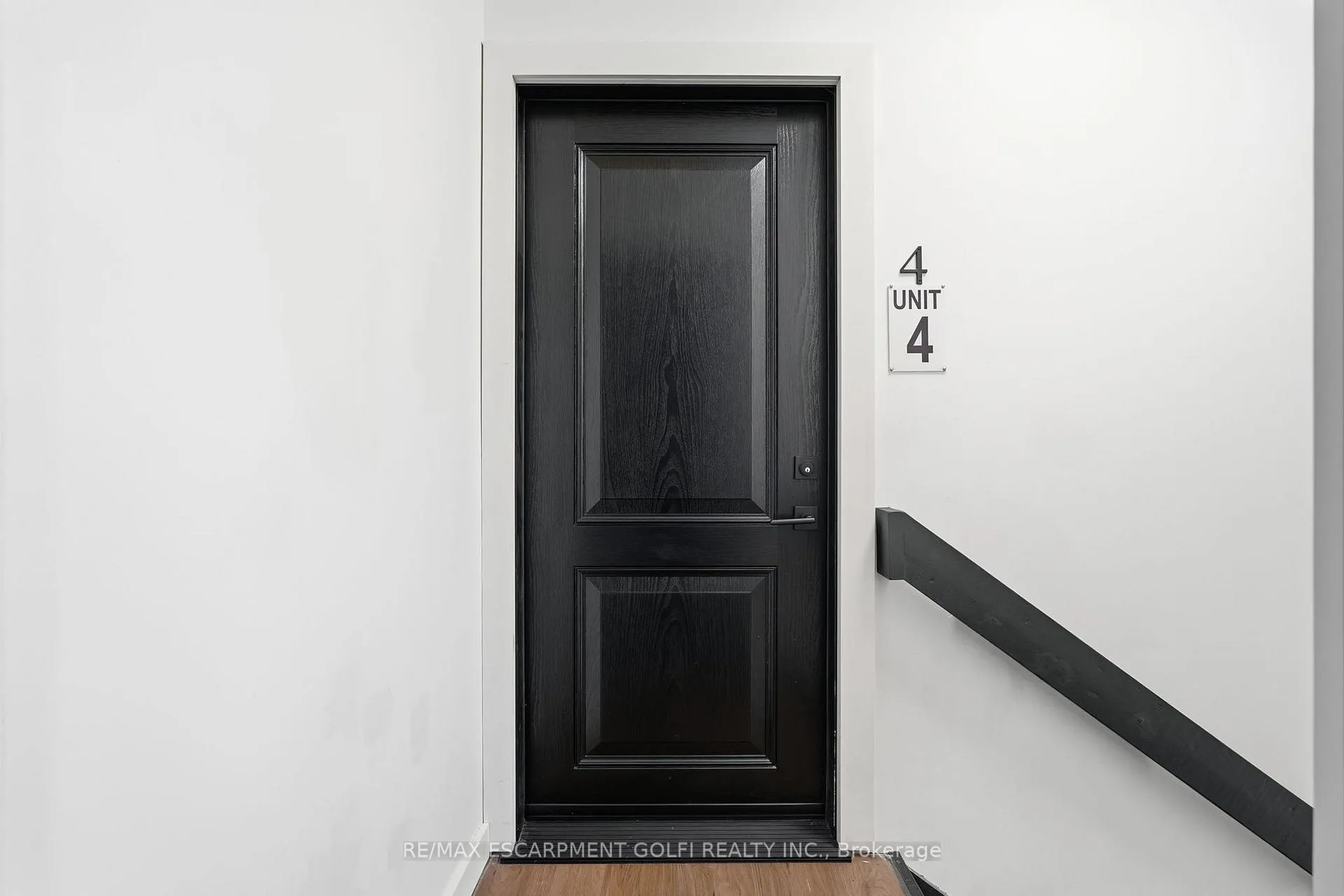 Photo 4 of Unit 4, 4876 Simcoe Street, Niagara Falls, Cherrywood — HOMEH