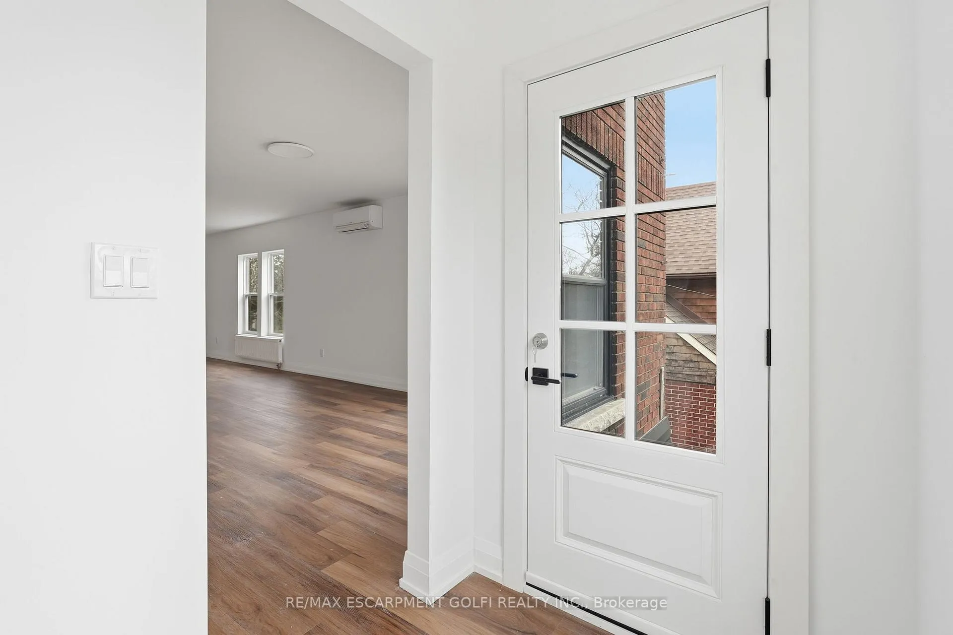 Photo 9 of Unit 4, 4876 Simcoe Street, Niagara Falls, Cherrywood — HOMEH