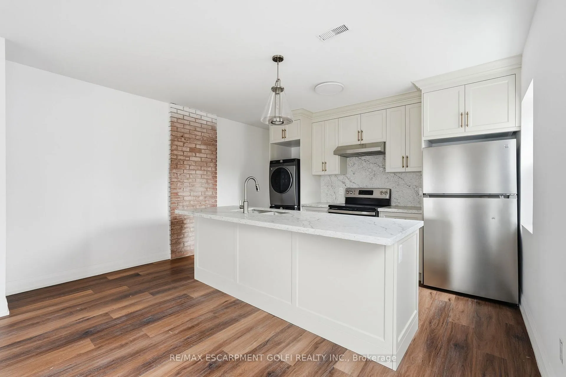 Photo 11 of Unit 4, 4876 Simcoe Street, Niagara Falls, Cherrywood — HOMEH