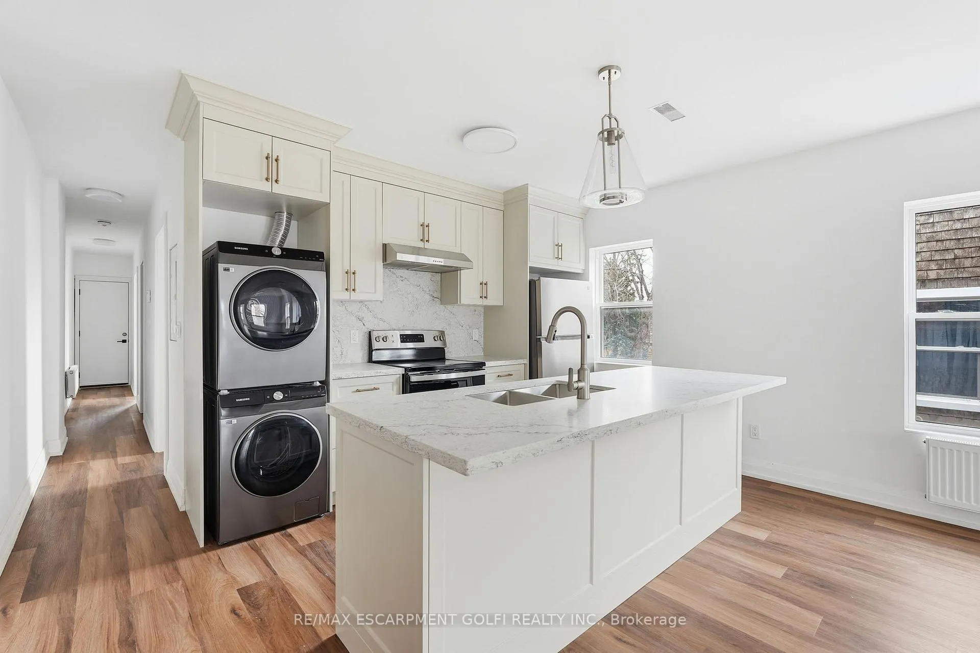 Photo 12 of Unit 4, 4876 Simcoe Street, Niagara Falls, Cherrywood — HOMEH