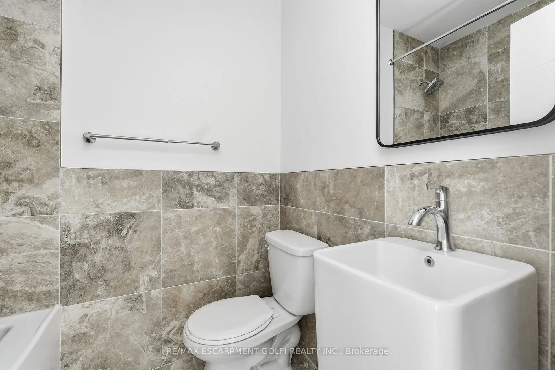 Photo 17 of Unit 4, 4876 Simcoe Street, Niagara Falls, Cherrywood — HOMEH