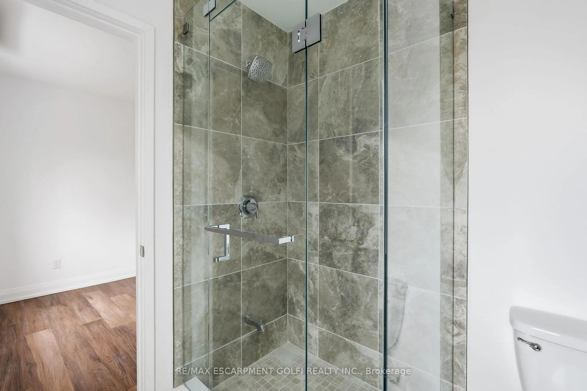 Photo 20 of Unit 4, 4876 Simcoe Street, Niagara Falls, Cherrywood — HOMEH