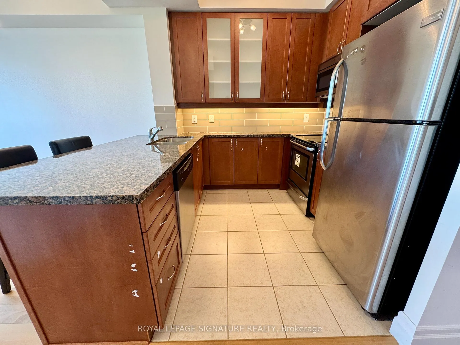 Photo 9 of Unit 306, 131 Upper Duke Crescent, Markham, Unionville — HOMEH