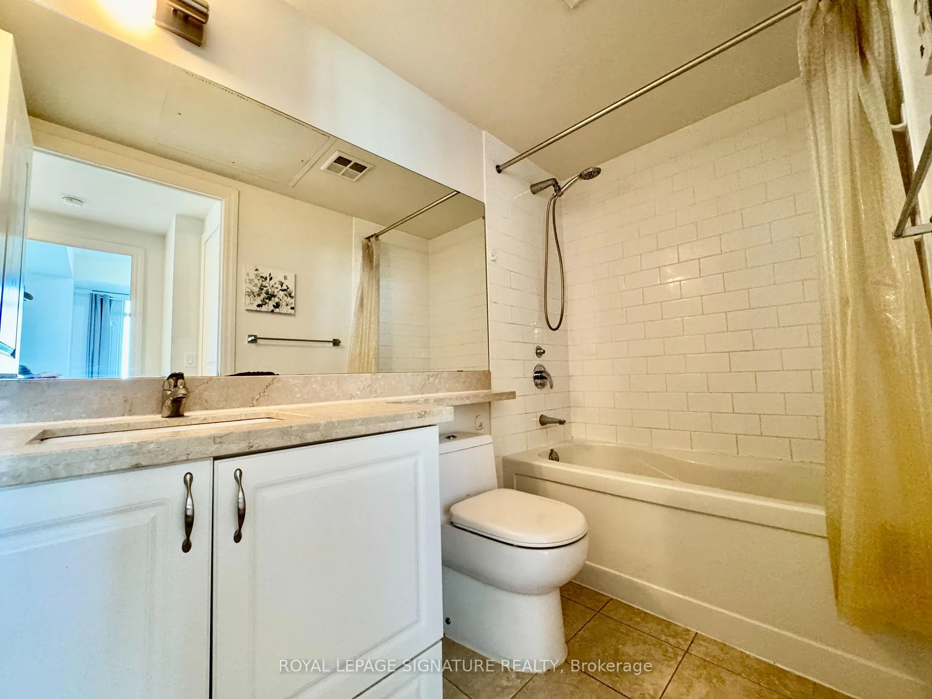 Photo 11 of Unit 306, 131 Upper Duke Crescent, Markham, Unionville — HOMEH