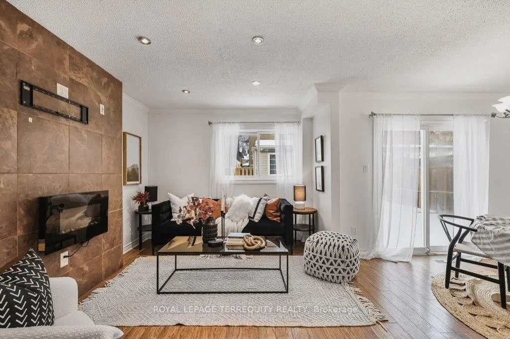 Photo 4 of 178 Radford Drive, Ajax, Central West — HOMEH