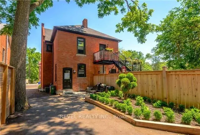 Photo 15 of 32 Main Street, Hamilton, Dundas — HOMEH