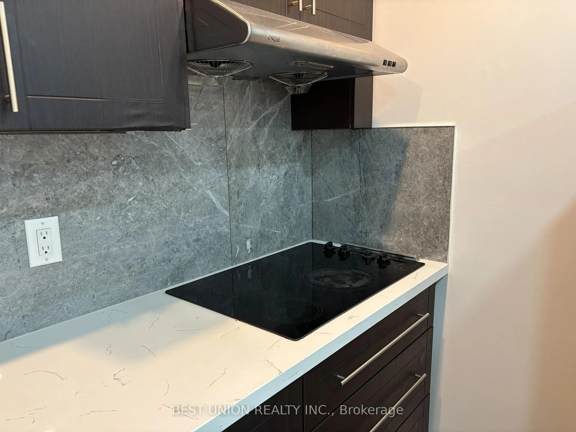 Photo 4 of Unit unit 1, 420 Queen Street W, Toronto, Kensington-Chinatown — HOMEH