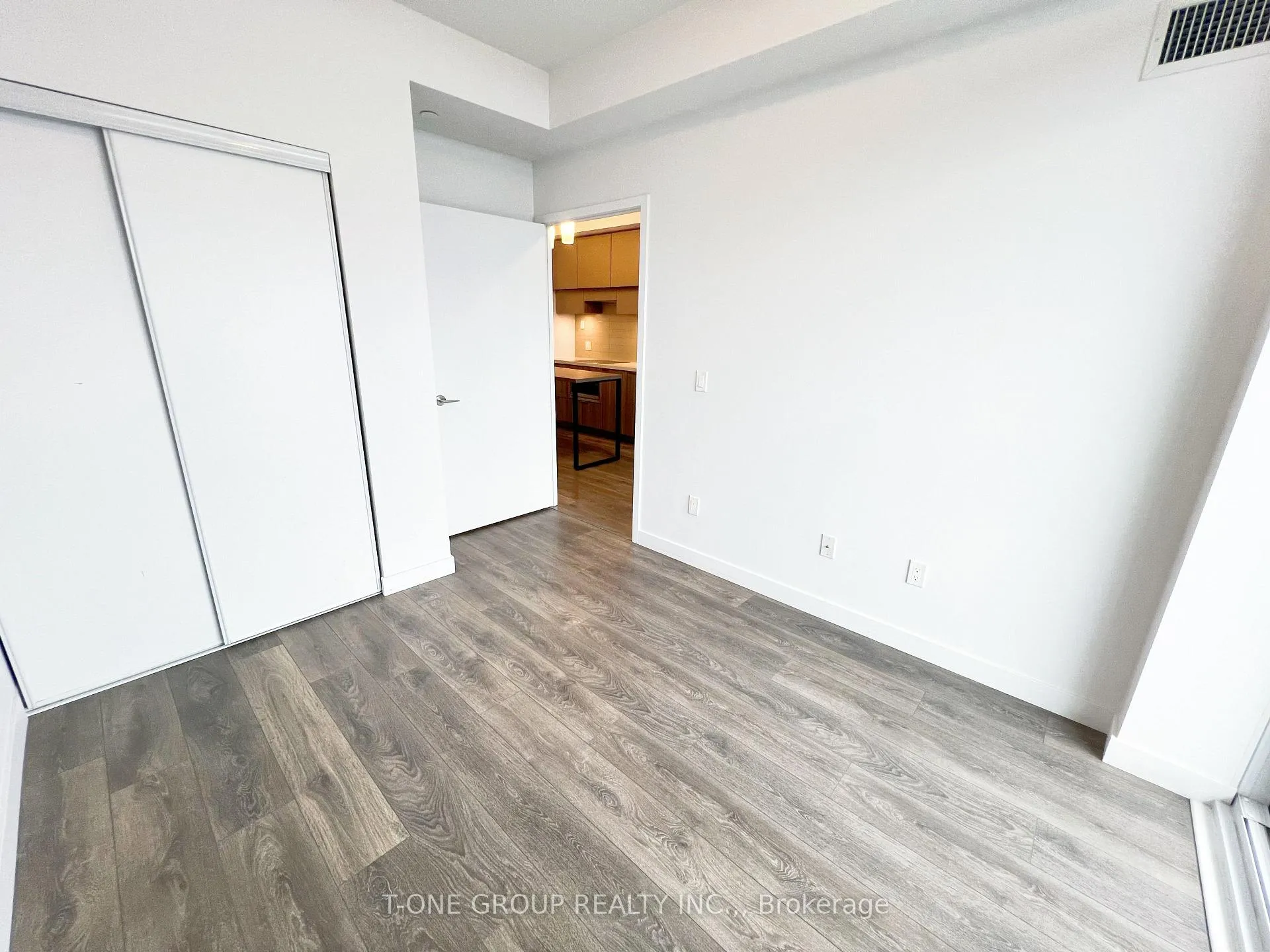 Photo 8 of Unit 5304, 8 Eglinton Avenue E, Toronto, Yonge-Eglinton — HOMEH