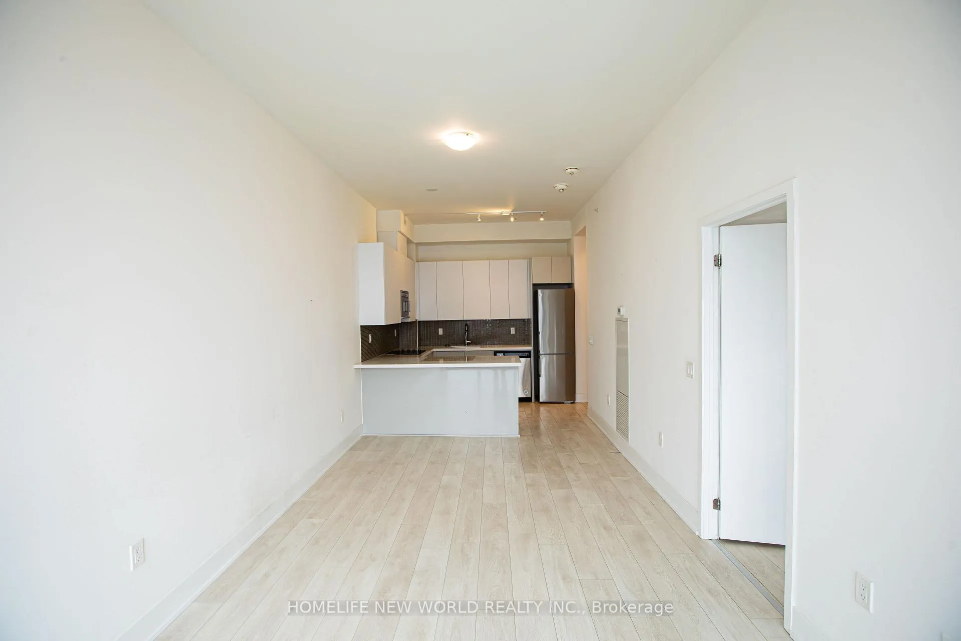 Photo 3 of Unit 527, 2908 Highway 7 Road, Vaughan, Concord — HOMEH