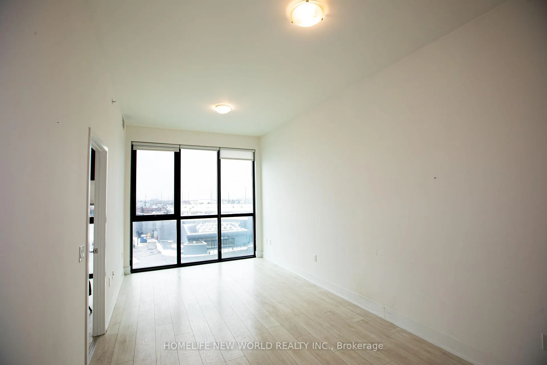Photo 6 of Unit 527, 2908 Highway 7 Road, Vaughan, Concord — HOMEH