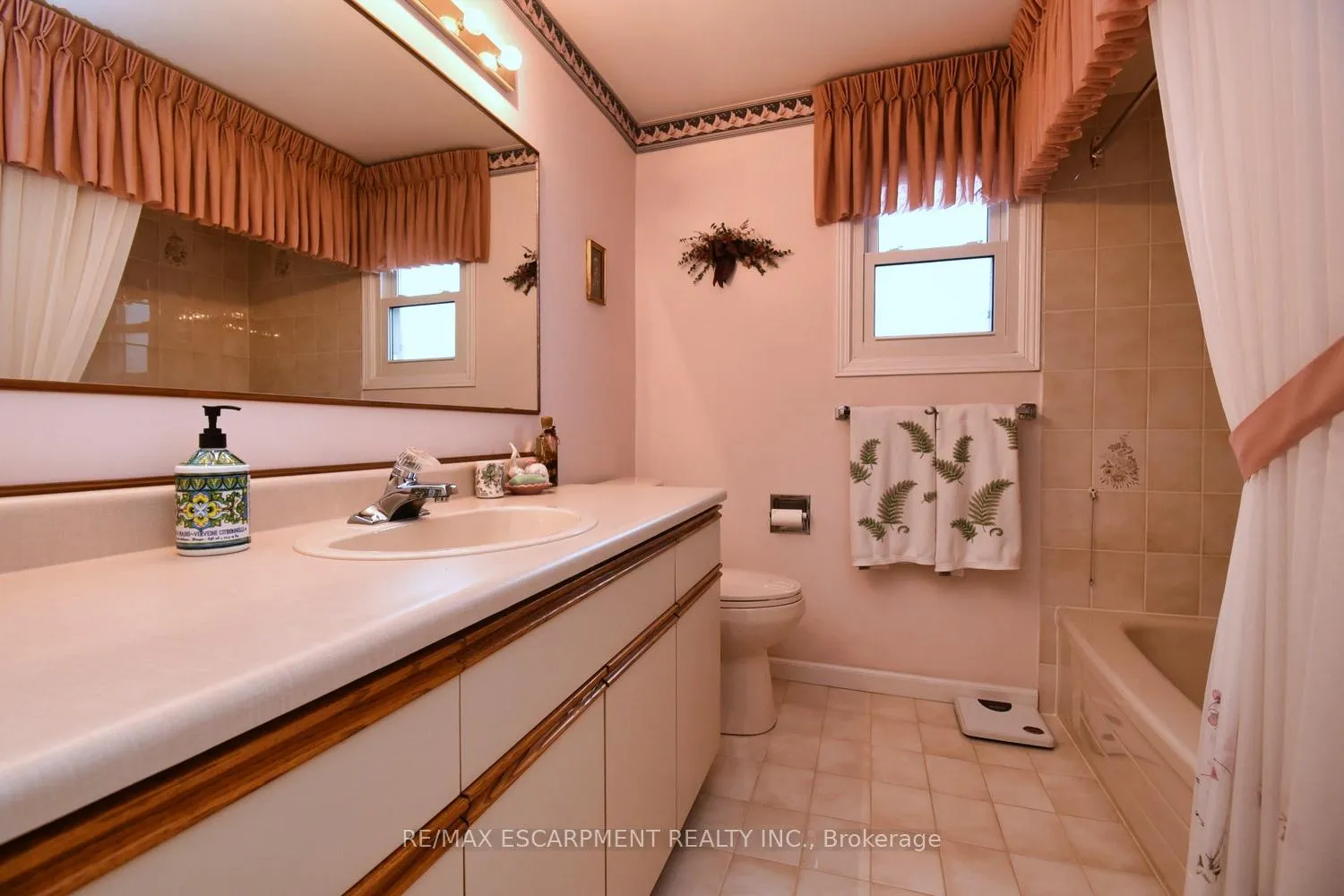 Photo 30 of 54 Ramsden Drive, Hamilton, Rushdale — HOMEH