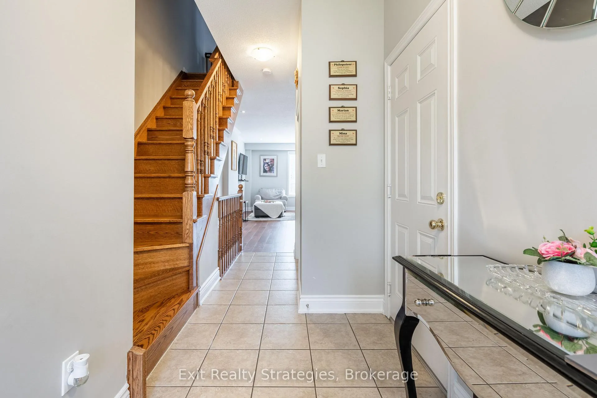 Photo 5 of 15 Marina Point Crescent, Hamilton, Winona — HOMEH