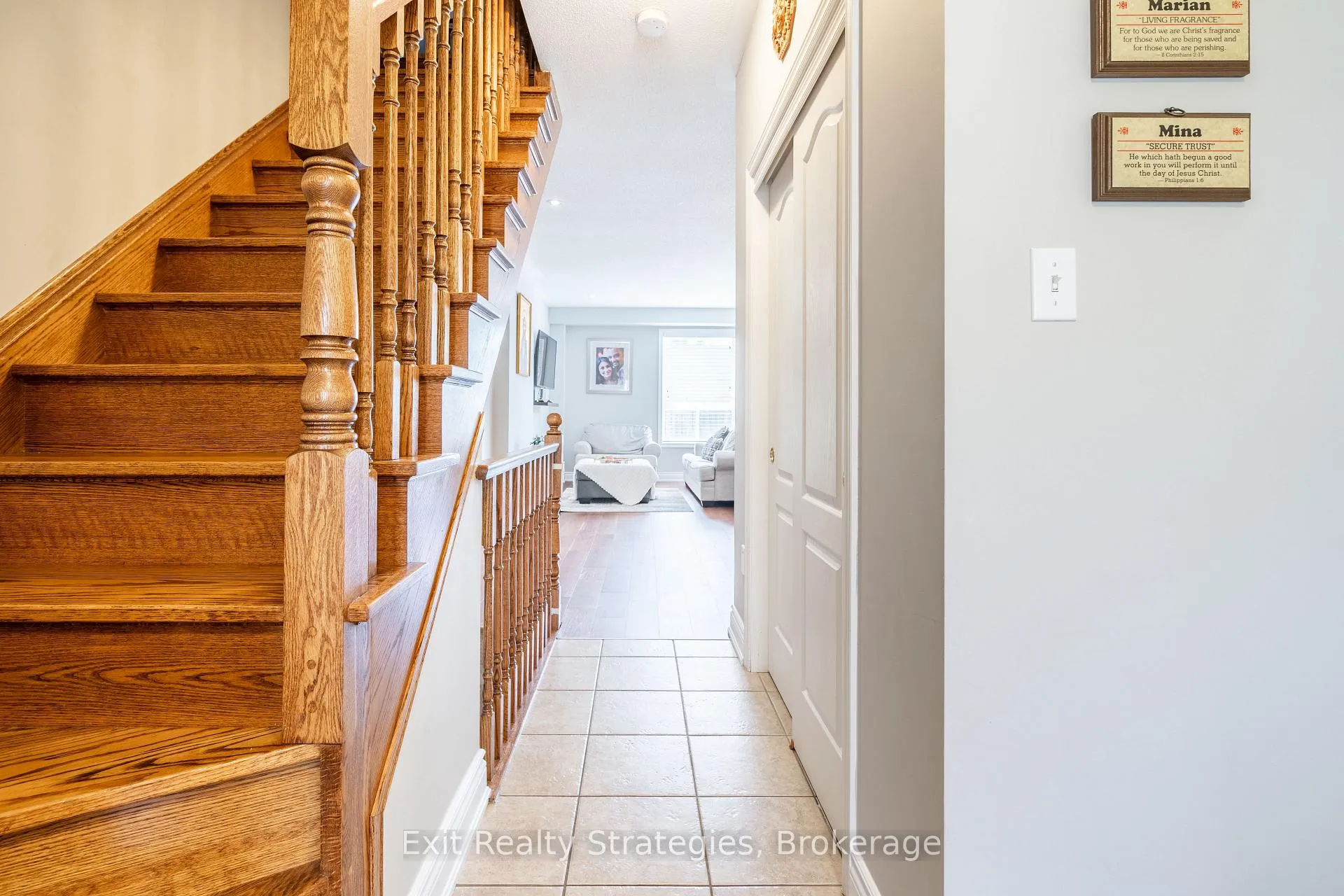 Photo 7 of 15 Marina Point Crescent, Hamilton, Winona — HOMEH