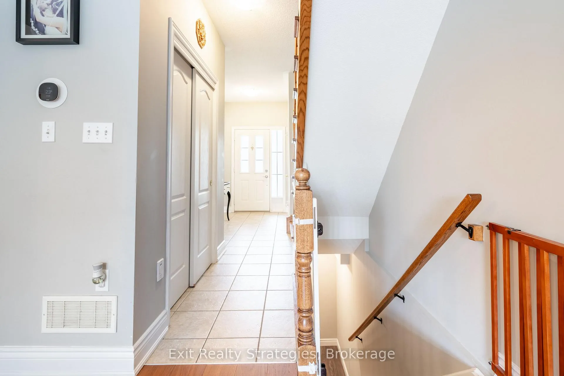 Photo 8 of 15 Marina Point Crescent, Hamilton, Winona — HOMEH