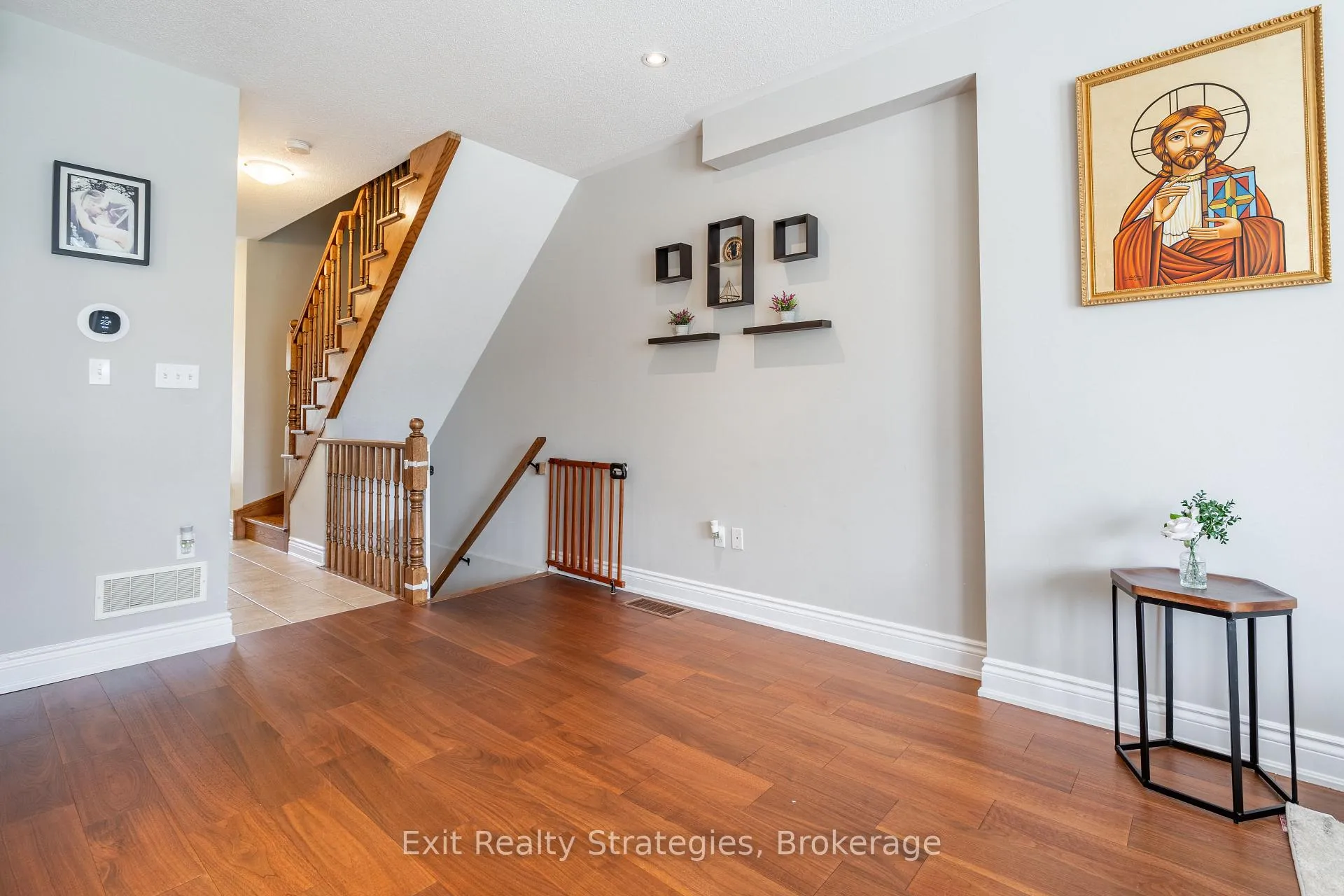 Photo 10 of 15 Marina Point Crescent, Hamilton, Winona — HOMEH