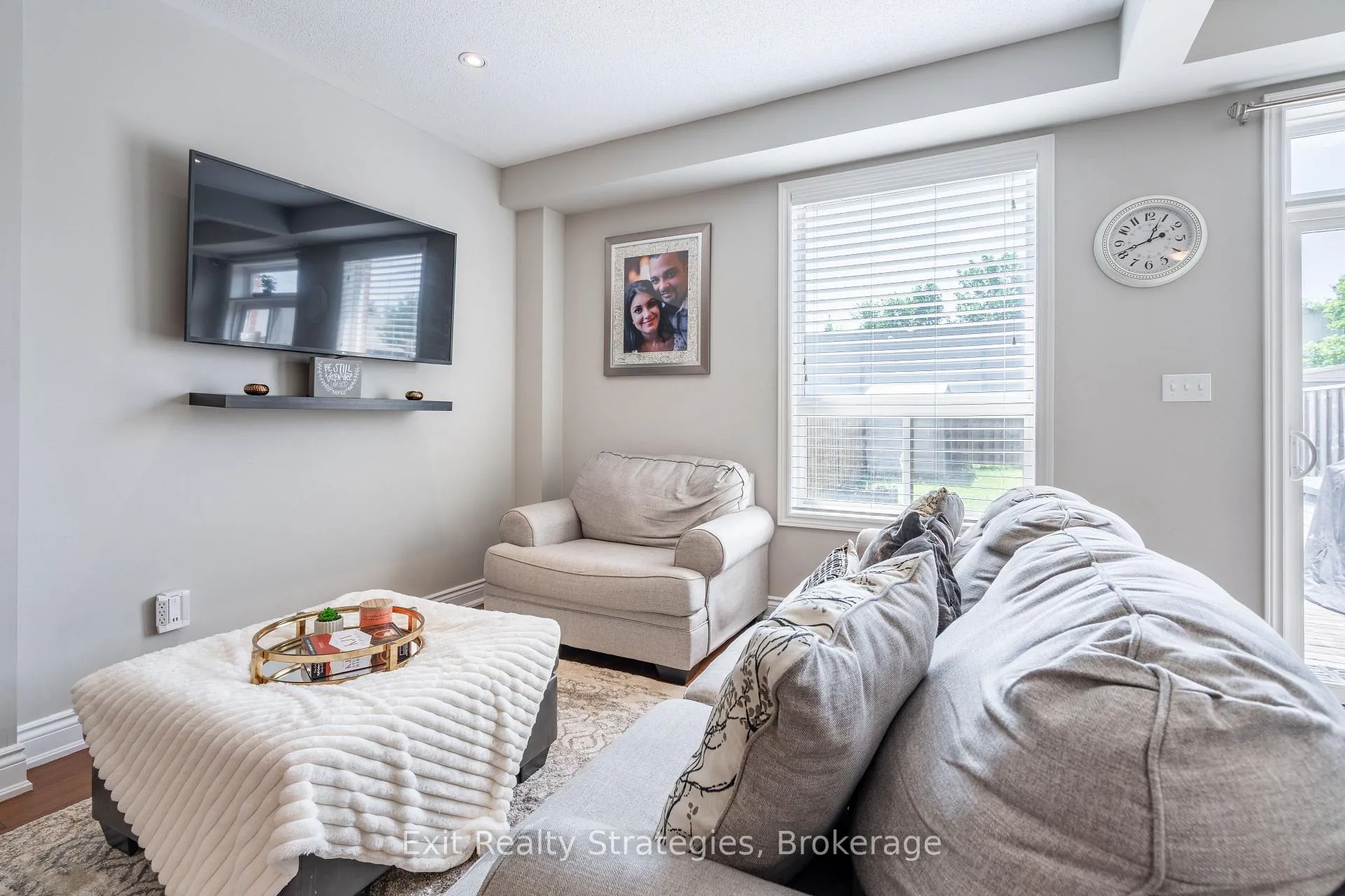 Photo 13 of 15 Marina Point Crescent, Hamilton, Winona — HOMEH