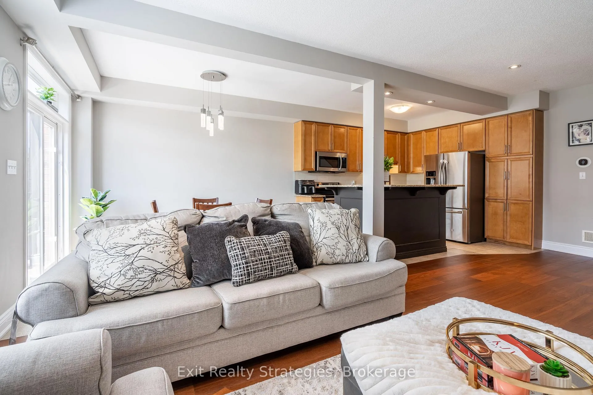 Photo 14 of 15 Marina Point Crescent, Hamilton, Winona — HOMEH