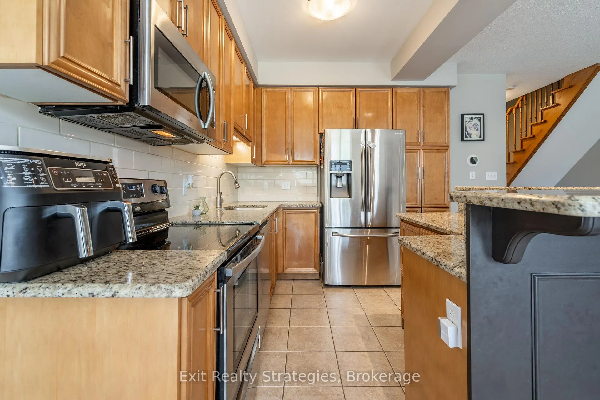Photo 18 of 15 Marina Point Crescent, Hamilton, Winona — HOMEH