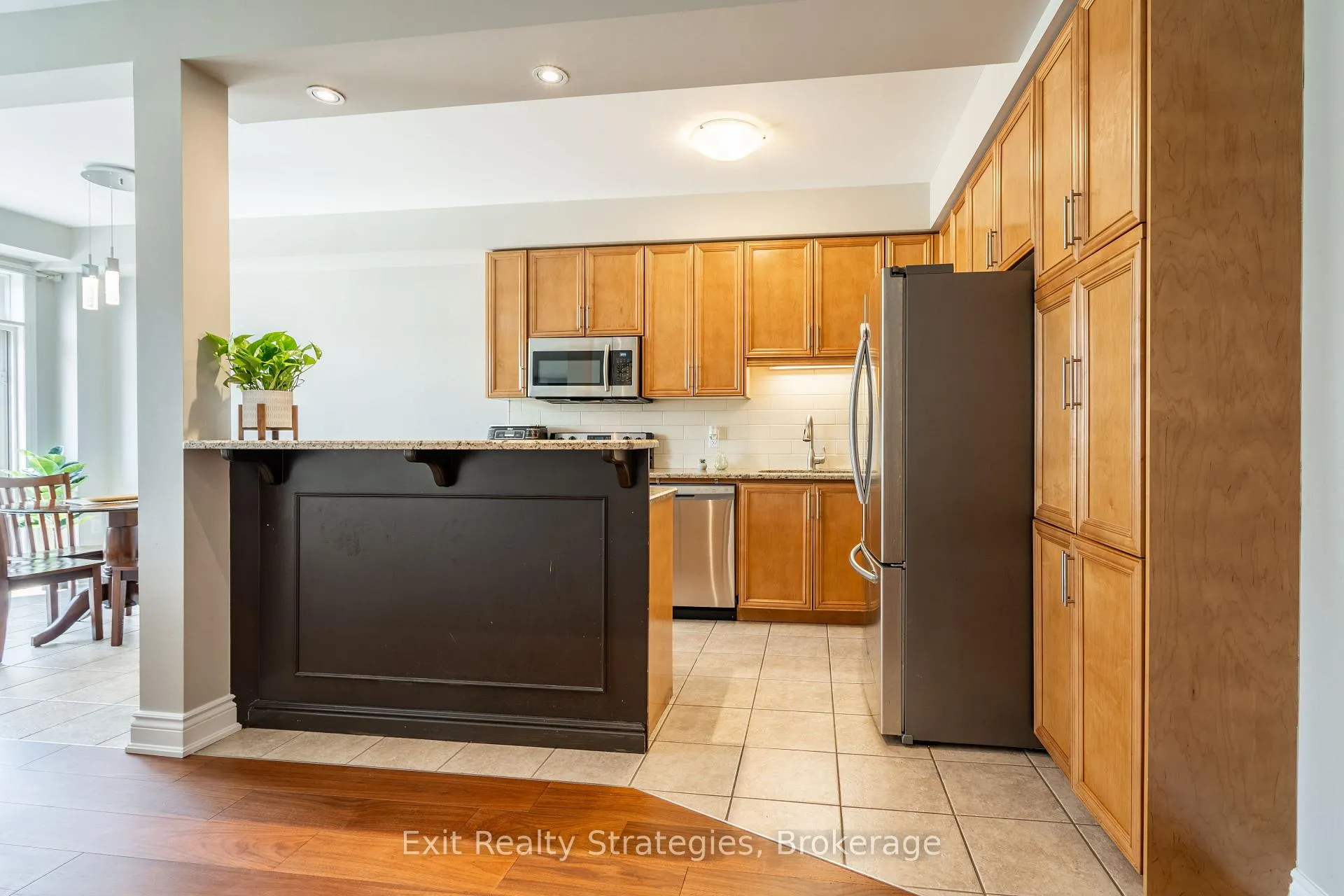 Photo 19 of 15 Marina Point Crescent, Hamilton, Winona — HOMEH