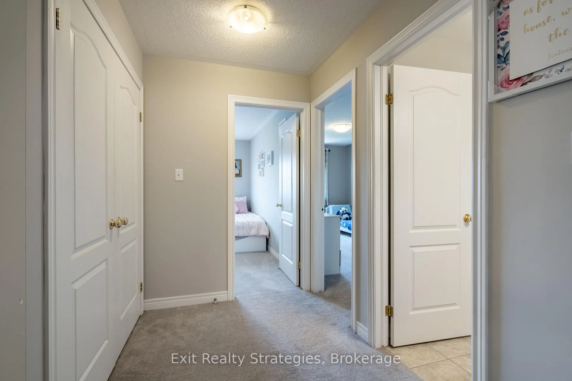 Photo 23 of 15 Marina Point Crescent, Hamilton, Winona — HOMEH