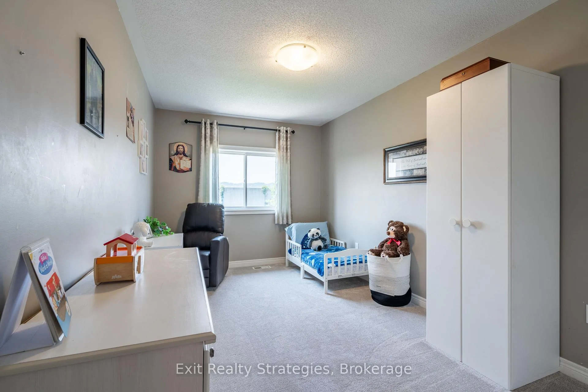 Photo 26 of 15 Marina Point Crescent, Hamilton, Winona — HOMEH