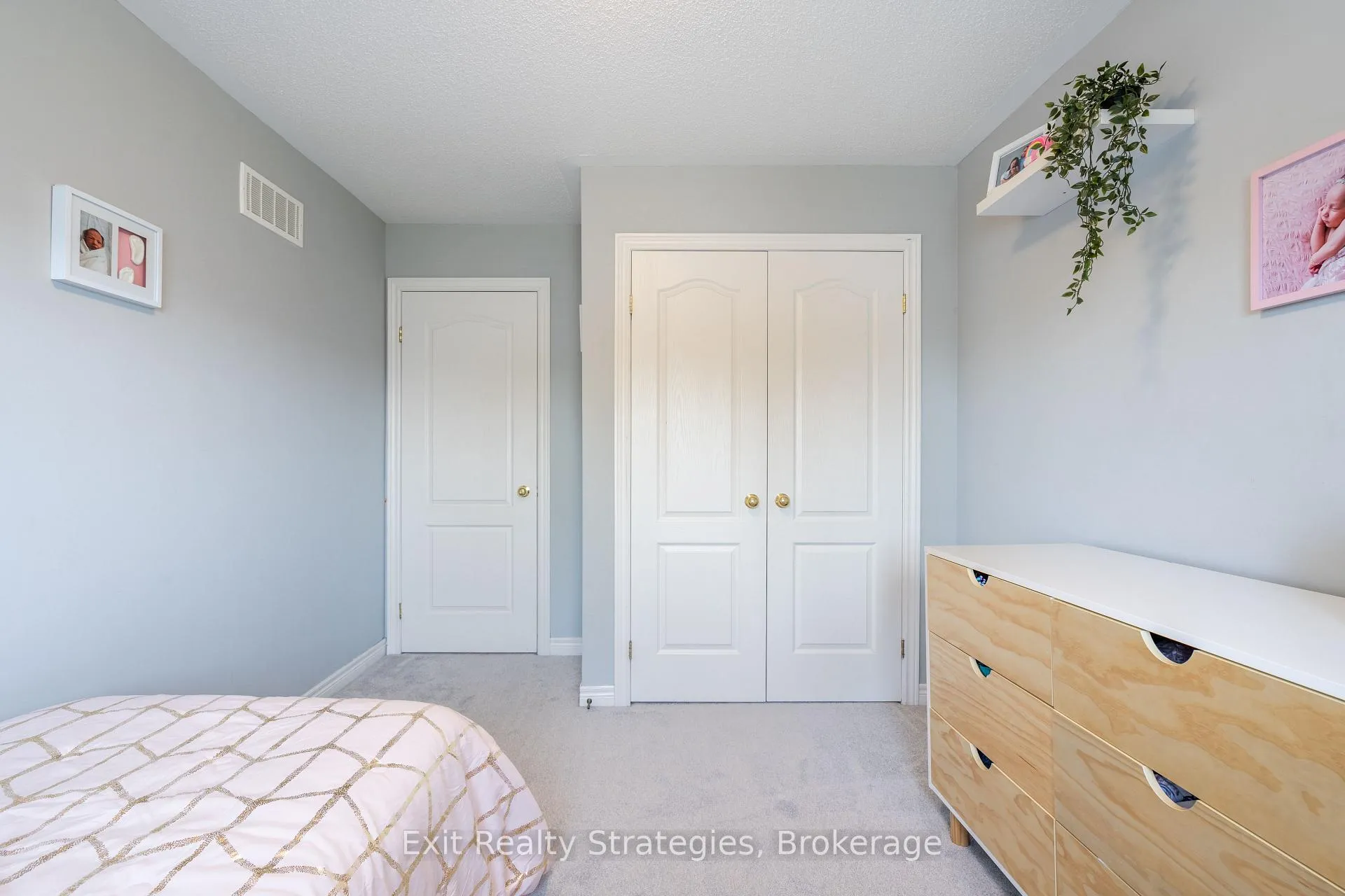 Photo 29 of 15 Marina Point Crescent, Hamilton, Winona — HOMEH