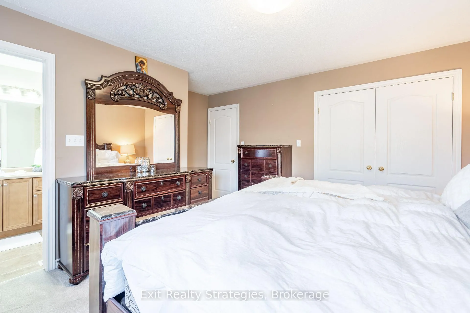 Photo 32 of 15 Marina Point Crescent, Hamilton, Winona — HOMEH