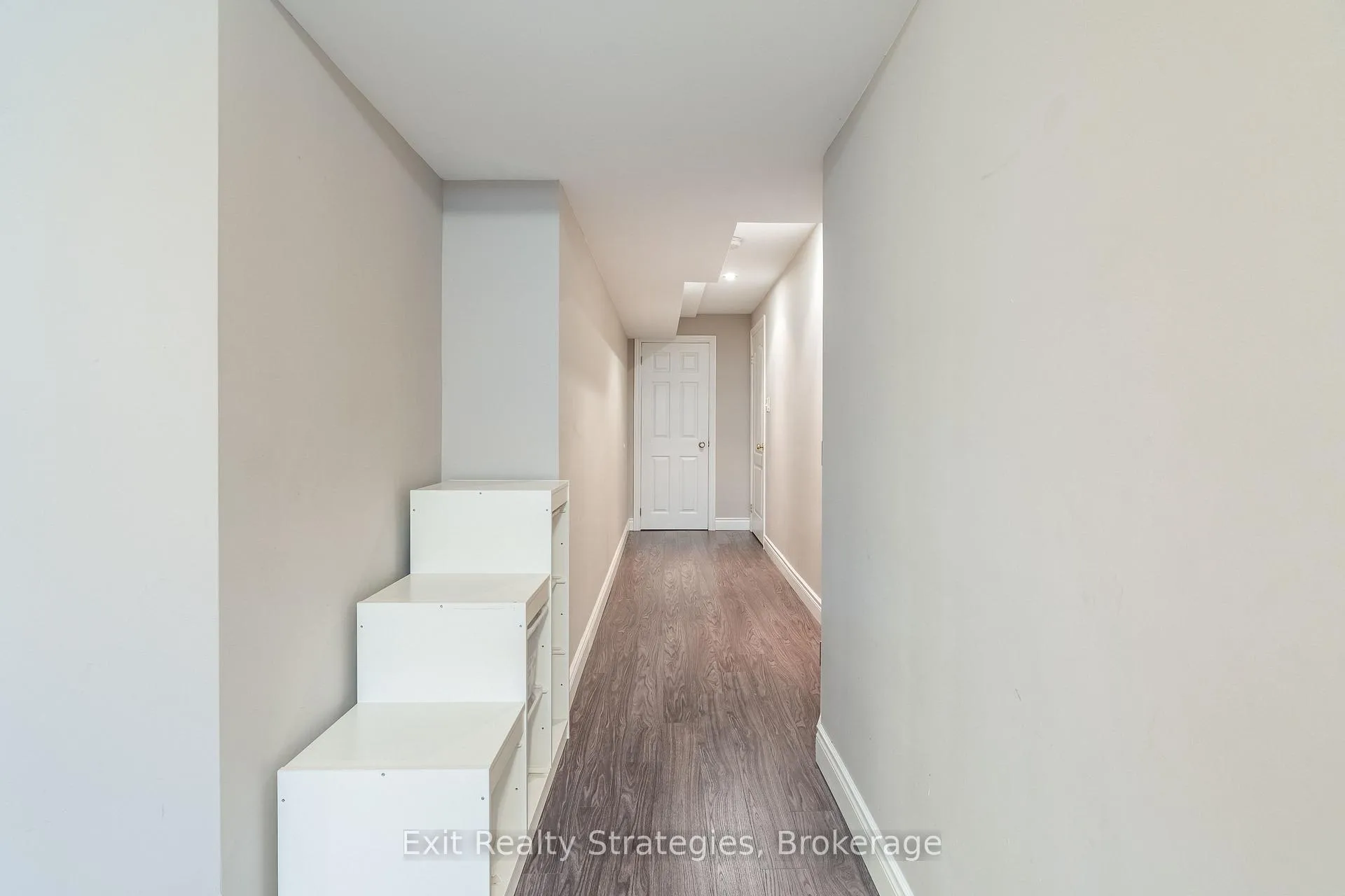Photo 38 of 15 Marina Point Crescent, Hamilton, Winona — HOMEH