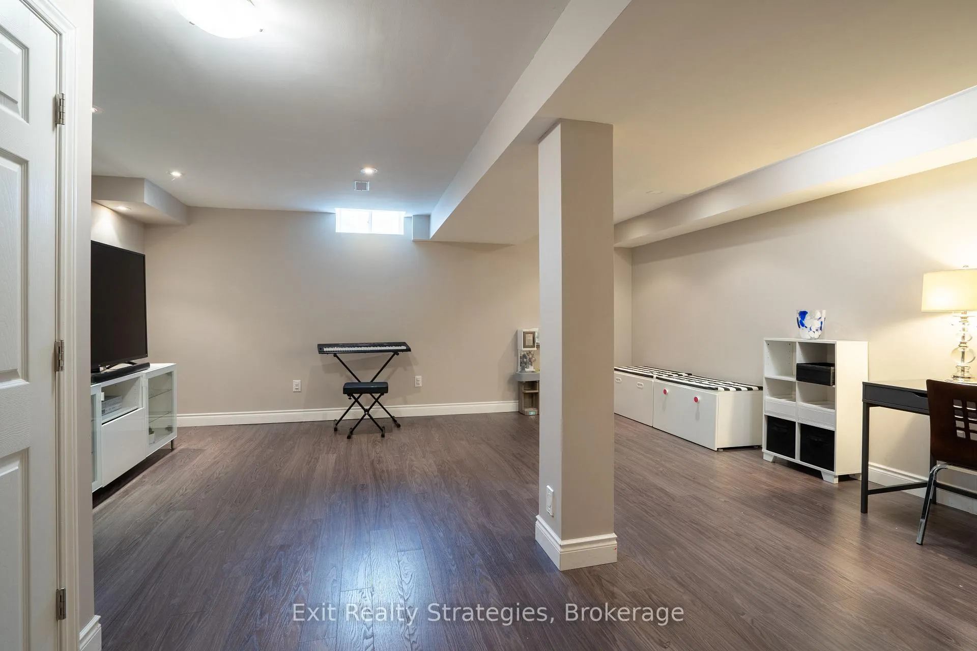 Photo 41 of 15 Marina Point Crescent, Hamilton, Winona — HOMEH
