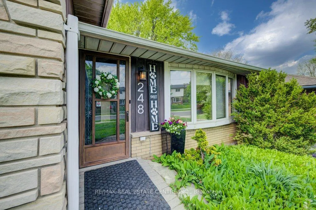 Photo 3 of 248 Fergus Avenue, Kitchener — HOMEH