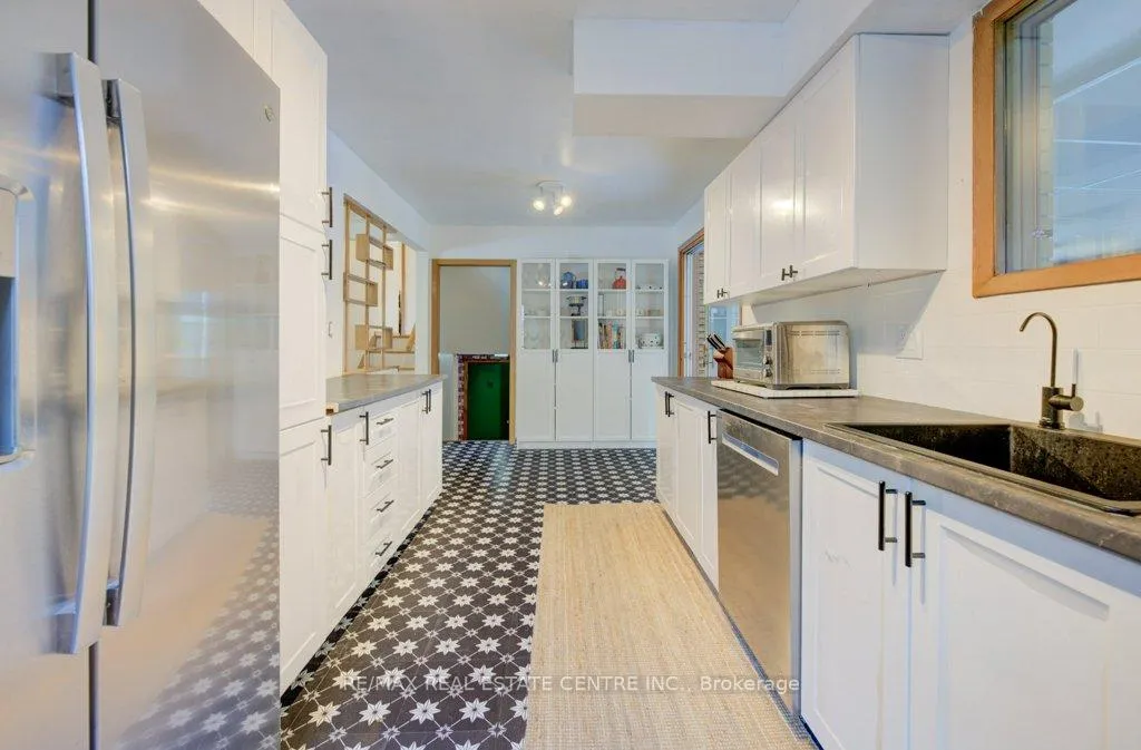 Photo 10 of 248 Fergus Avenue, Kitchener — HOMEH