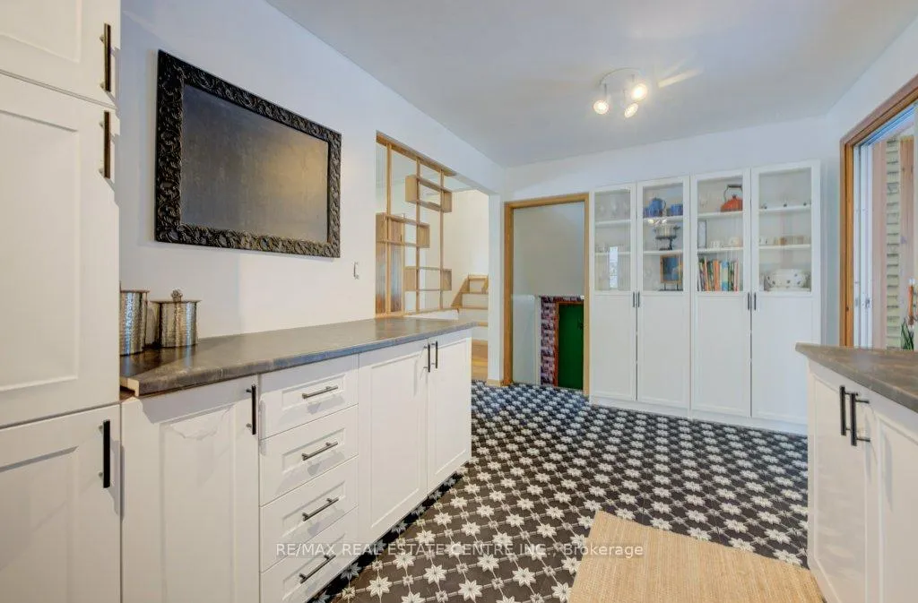 Photo 11 of 248 Fergus Avenue, Kitchener — HOMEH
