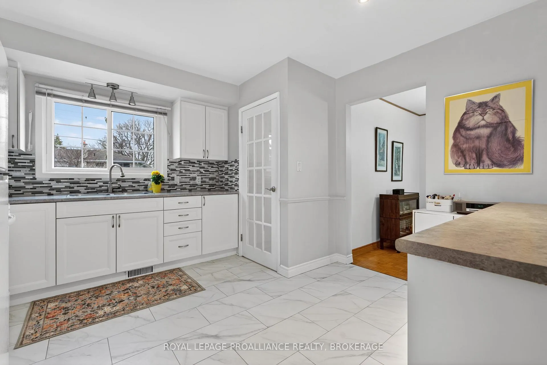 Photo 9 of 810 Camberley Crescent, Kingston, City Southwest — HOMEH