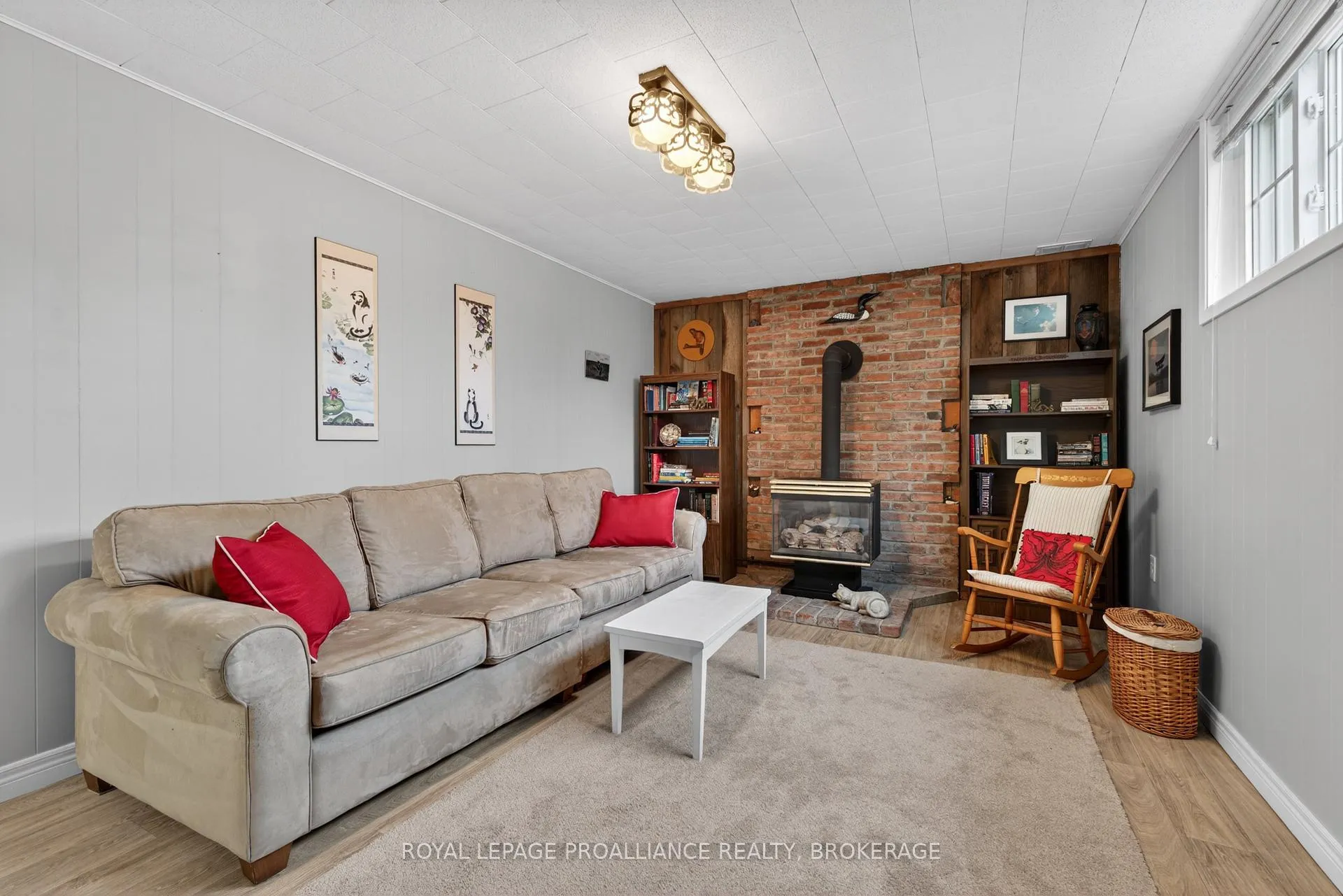Photo 17 of 810 Camberley Crescent, Kingston, City Southwest — HOMEH