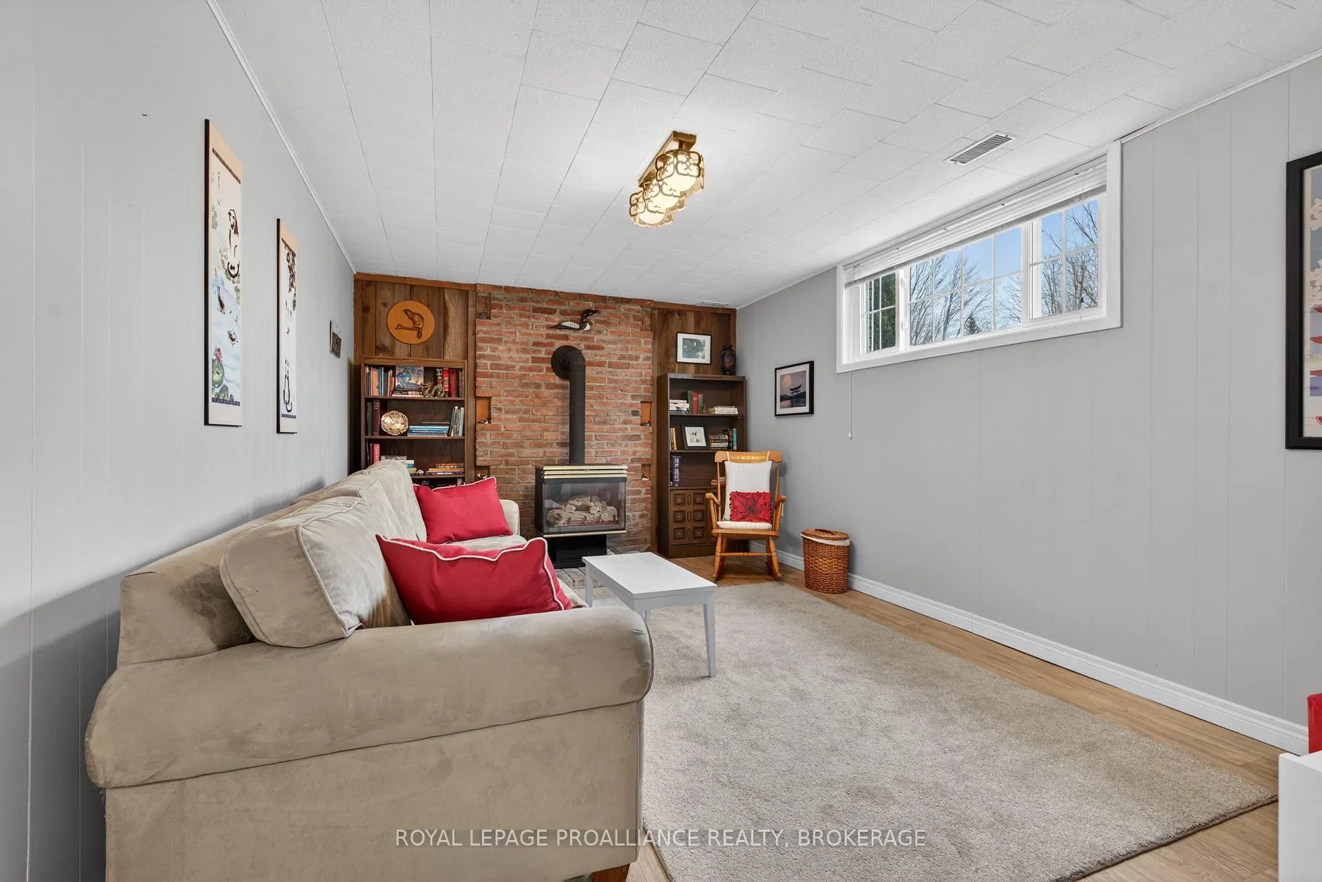 Photo 18 of 810 Camberley Crescent, Kingston, City Southwest — HOMEH