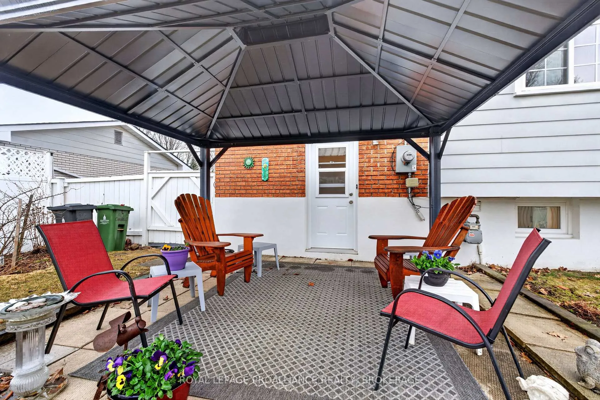 Photo 25 of 810 Camberley Crescent, Kingston, City Southwest — HOMEH