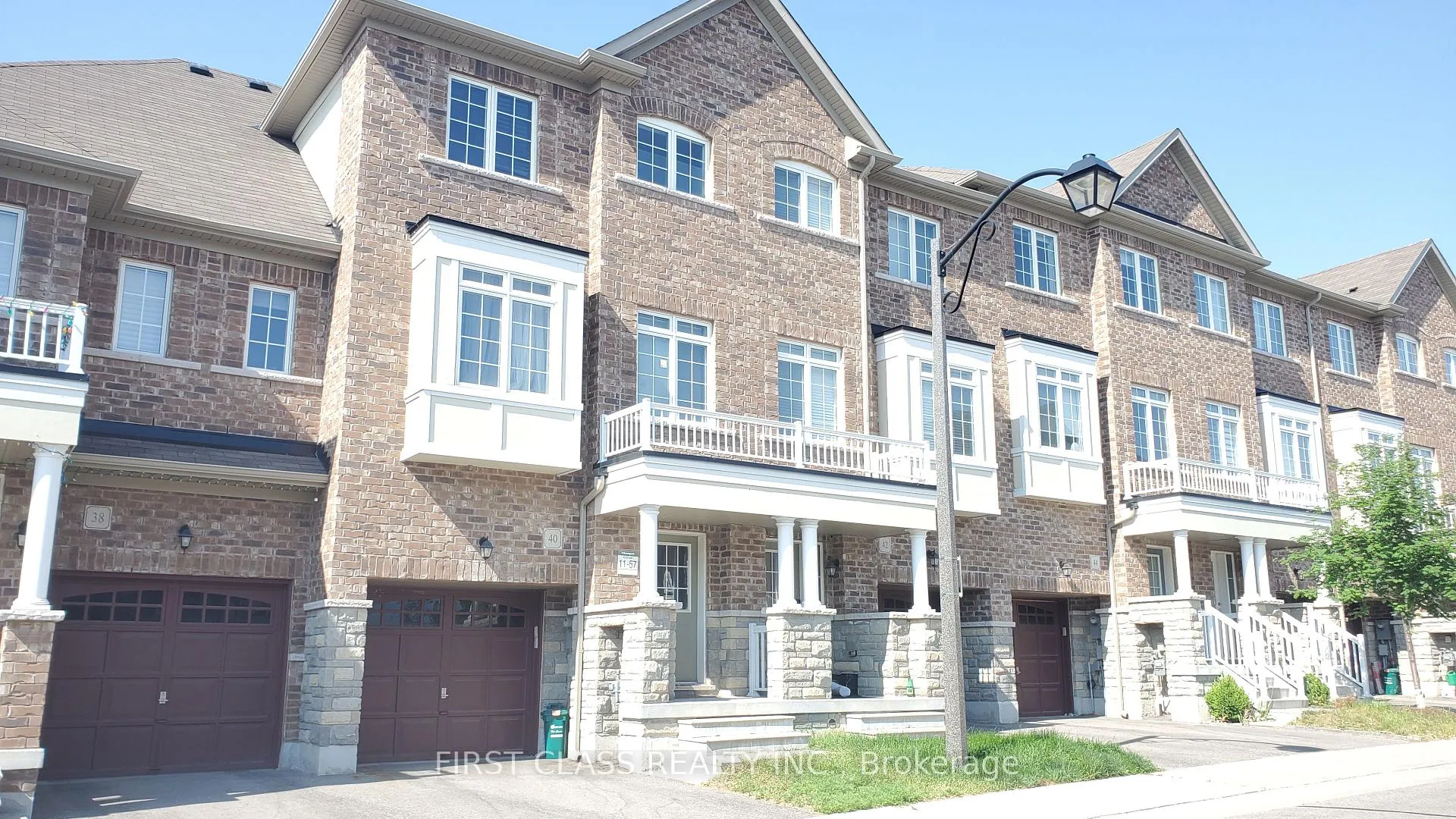 Photo 2 of 40 Roy Grove Way, Markham, Greensborough — HOMEH