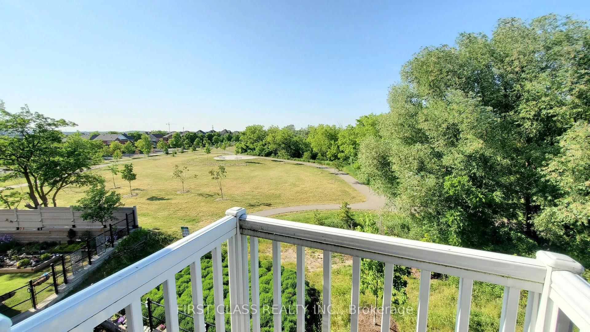 Photo 3 of 40 Roy Grove Way, Markham, Greensborough — HOMEH