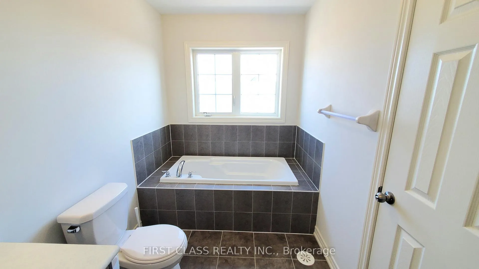 Photo 19 of 40 Roy Grove Way, Markham, Greensborough — HOMEH