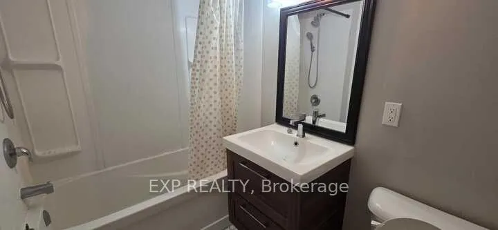 Photo 12 of Unit B, 96 Geneva Crescent, Kitchener — HOMEH