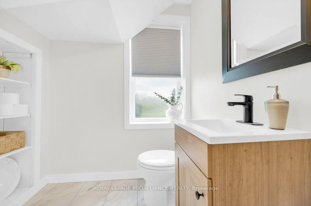 Photo 8 of 878 Barry Road, Madoc — HOMEH