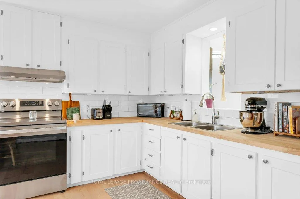 Photo 12 of 878 Barry Road, Madoc — HOMEH