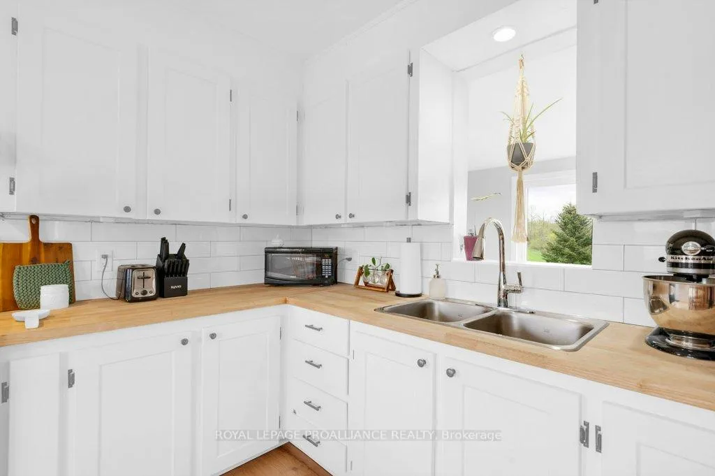 Photo 13 of 878 Barry Road, Madoc — HOMEH