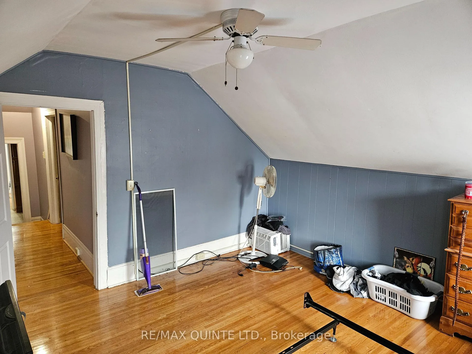 Photo 11 of 72 Cedar Street, Belleville — HOMEH