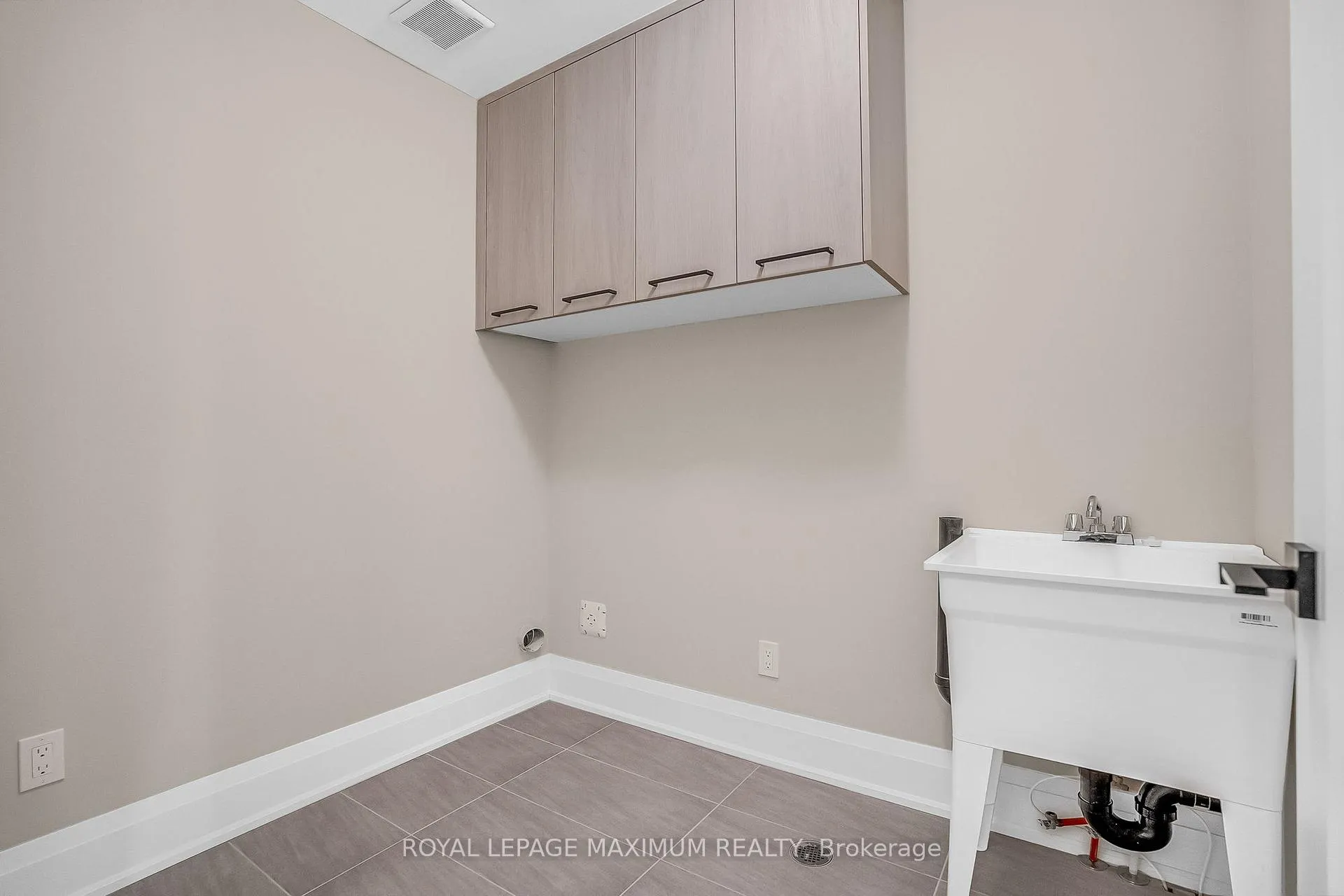 Photo 28 of 147 Closson Drive, Whitby, Rural Whitby — HOMEH