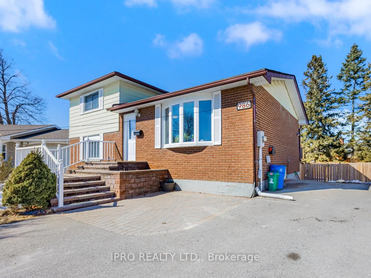 Photo 3 of 986 Brenda Court, Oshawa, Donevan — HOMEH