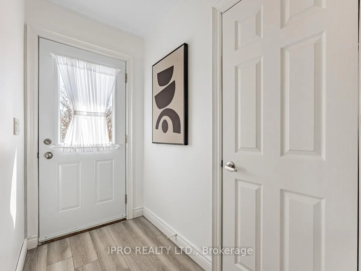 Photo 4 of 986 Brenda Court, Oshawa, Donevan — HOMEH