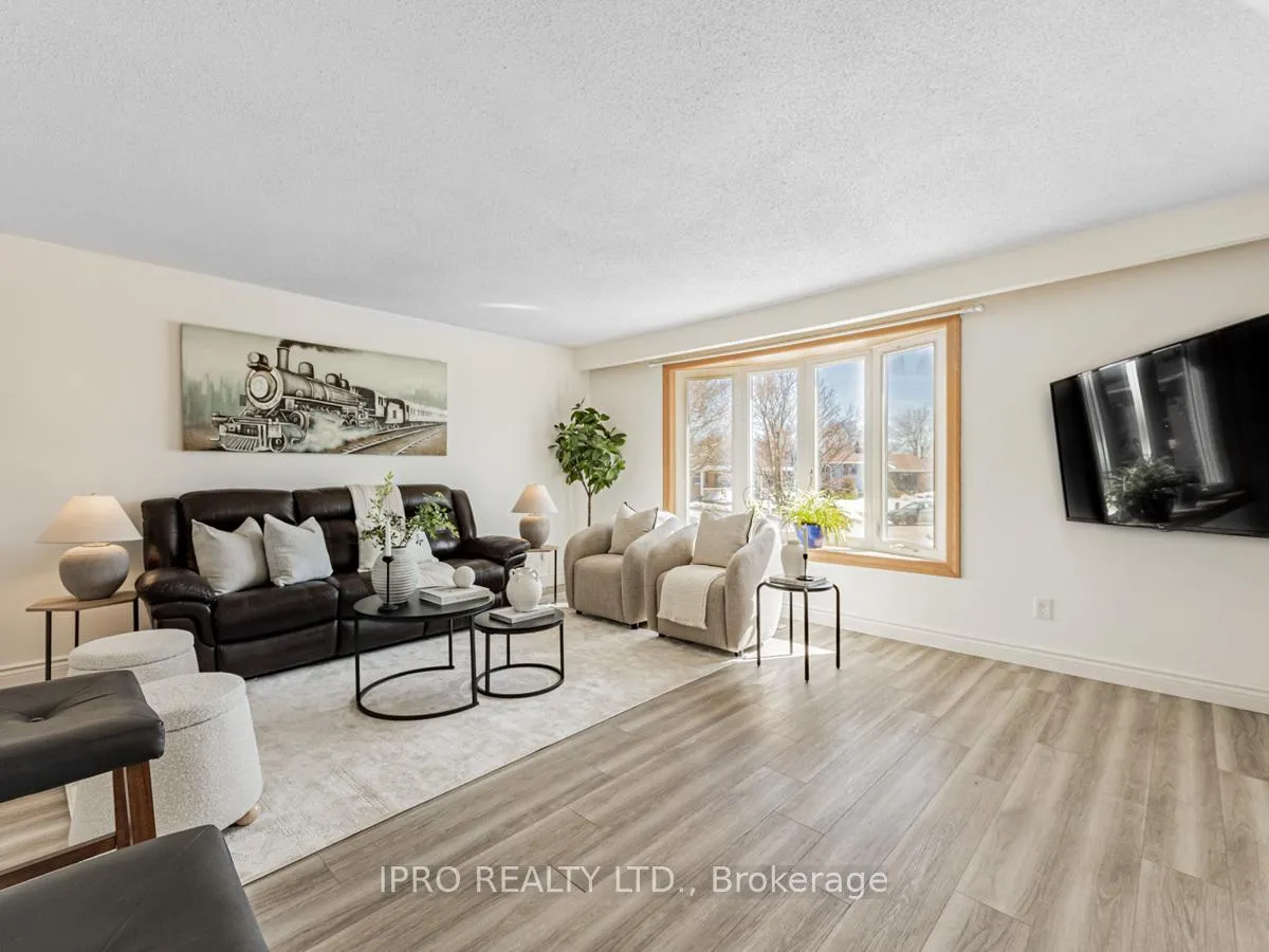 Photo 6 of 986 Brenda Court, Oshawa, Donevan — HOMEH